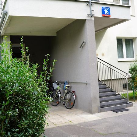 Nice Apartament With Small Tub 바르샤바 외부 사진