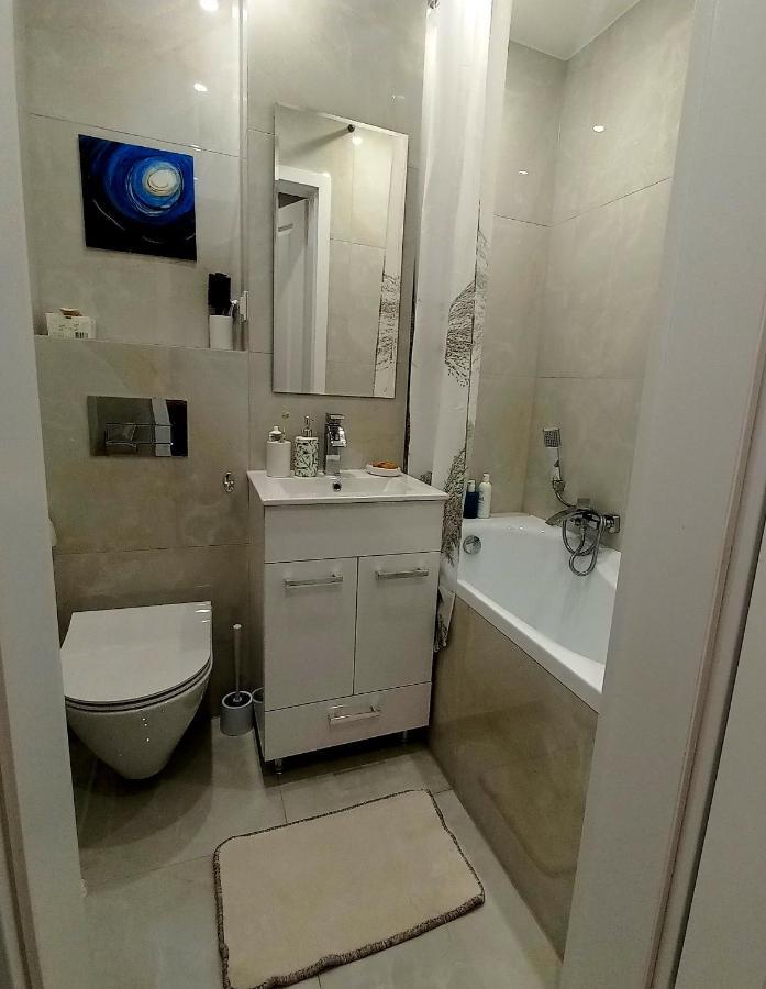 Nice Apartament With Small Tub 바르샤바 외부 사진