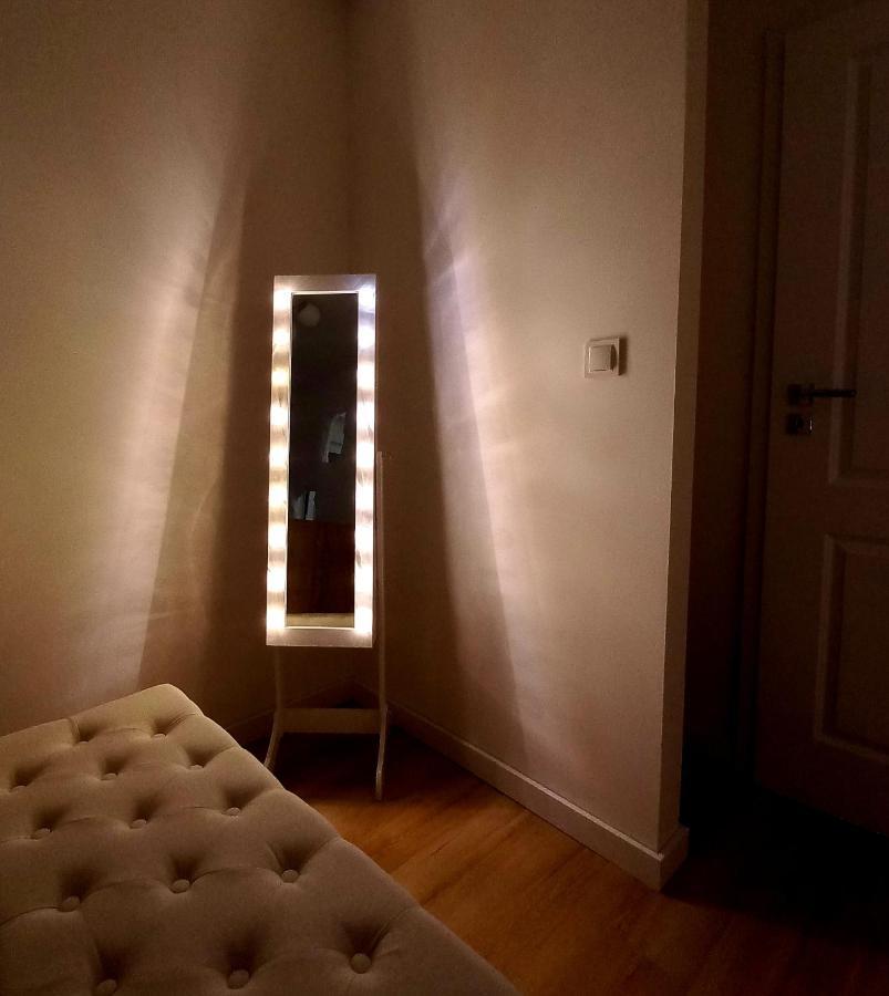 Nice Apartament With Small Tub 바르샤바 외부 사진